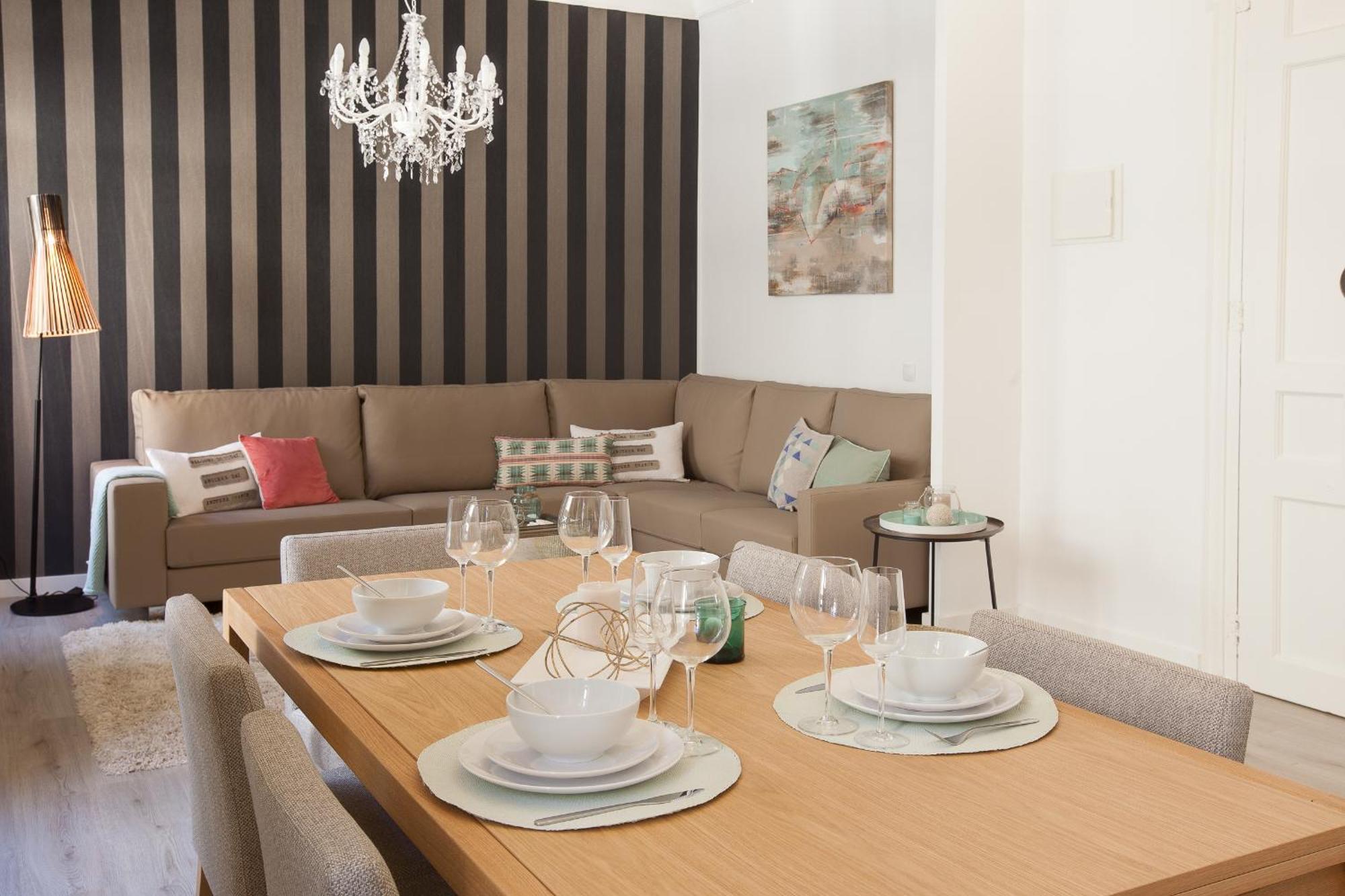 Click&Flat Seneca Suites Barcelona Exterior photo
