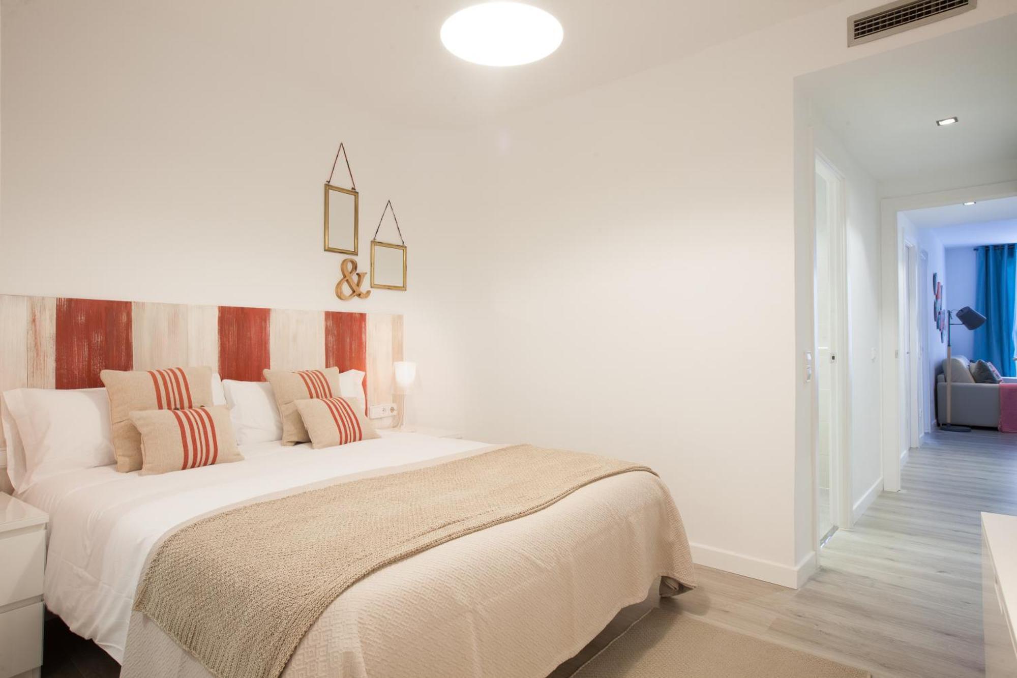 Click&Flat Seneca Suites Barcelona Exterior photo